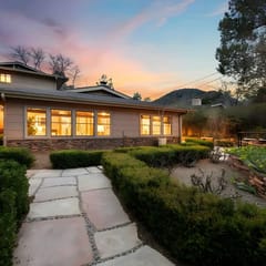 Uptown Garden home w/ Hot Tub & Fire Pit