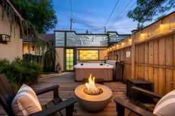 Stylish heart of Downtown Flagstaff Unit w/ Hot Tub