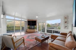 Walk to Uptown with Breathtaking Views and HotTub!