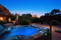 Amazing views/heated pool/hot tub/EV charger