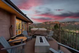 Walk to Uptown with Breathtaking Views and HotTub!