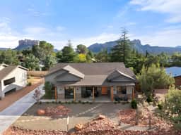 Hot Tub, Ping Pong, Bocce Ball! Views & Trails!