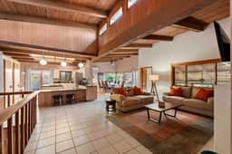 Spacious Home-Walk to Uptown-Views-HotTub-GameRoom