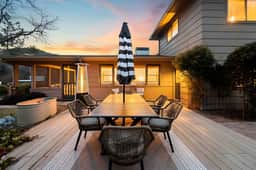 Uptown Garden home w/ Hot Tub & Fire Pit