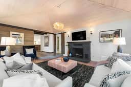 Uptown Garden home w/ Hot Tub & Fire Pit