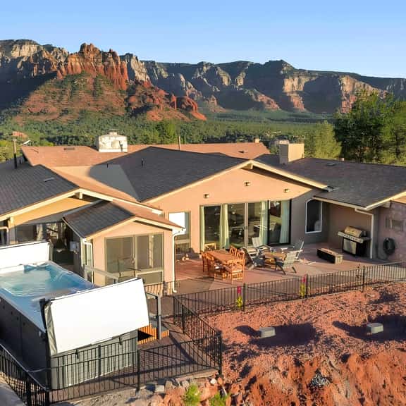 Swimming with Views! Epic Uptown home SwimSpa/Pool - Image 1