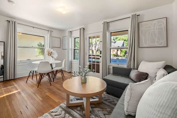 Desert Modern Downtown Flagstaff Unit w/Spa and AC