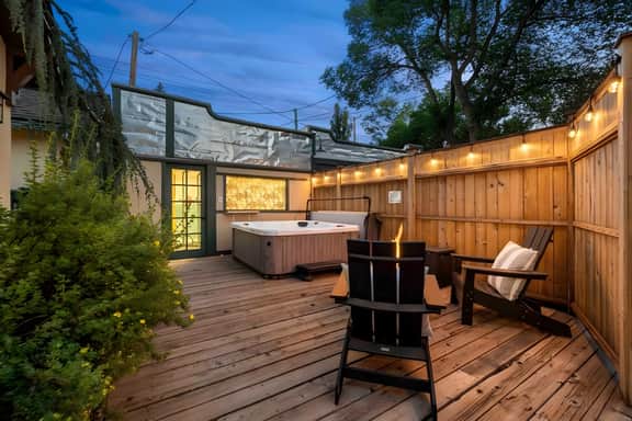 Desert Modern Downtown Flagstaff Unit w/Spa and AC