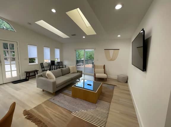 Modern Uptown Vacation Villa with Hot tub & Views