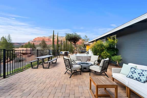 Best views in Sedona Uptown Home w/ private HotTub