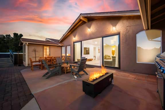 Swimming with Views! Epic Uptown home SwimSpa/Pool