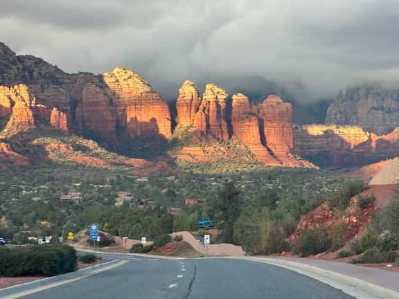 Stylish 2BD Remodeled Sedona Townhome with Views!