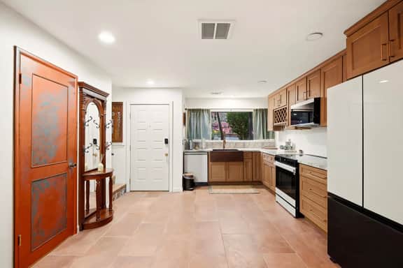 Stylish 2BD Remodeled Sedona Townhome with Views!