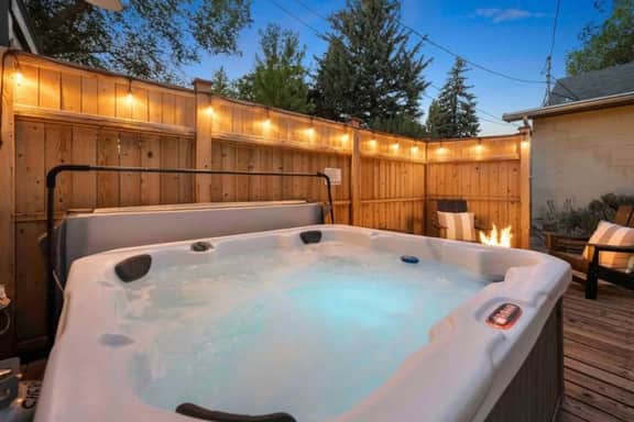 Downtown Flagstaff Retreat | Hot Tub | Sleeps 16 - Image 3