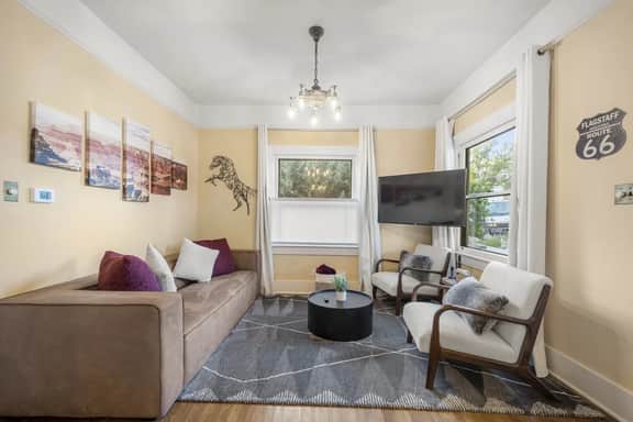 Downtown Flagstaff Retreat | Hot Tub | Sleeps 16 - Image 4