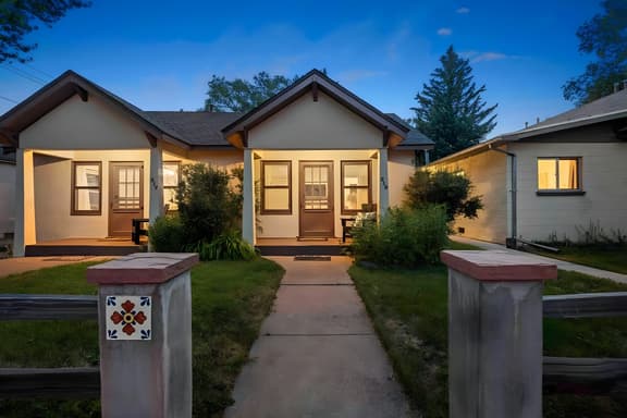 Desert Modern Downtown Flagstaff Unit w/Spa and AC