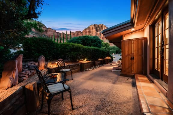 Chapel Guest Suite: Majestic Red Rock/Chapel Views