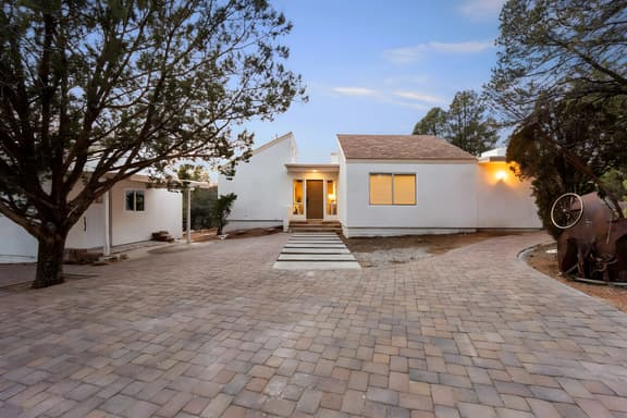 Perfect home in Sedona w/ HotTub
