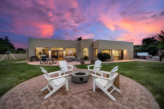 Private Pool! Walk to Uptown/Views/GameRoom/Hot tub