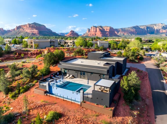 Luxe Sedona Retreat Private Heated Pool/Spa/Views!